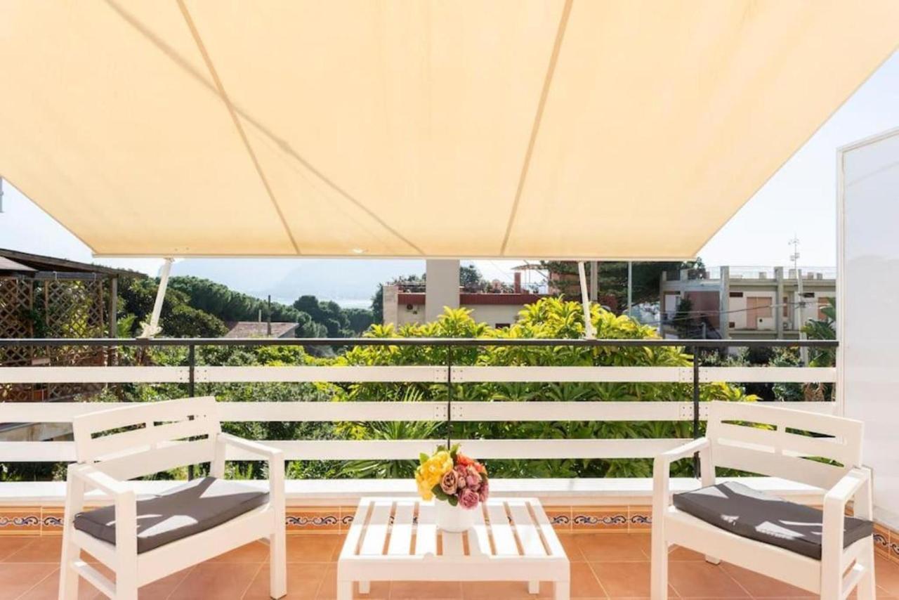 Casa Mare Me' Apartment Мондело Екстериор снимка