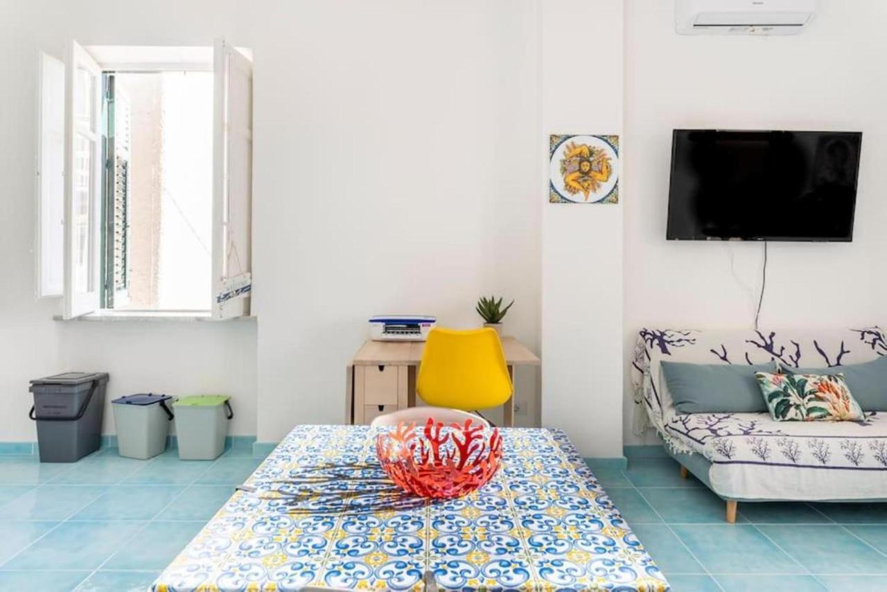 Casa Mare Me' Apartment Мондело Екстериор снимка