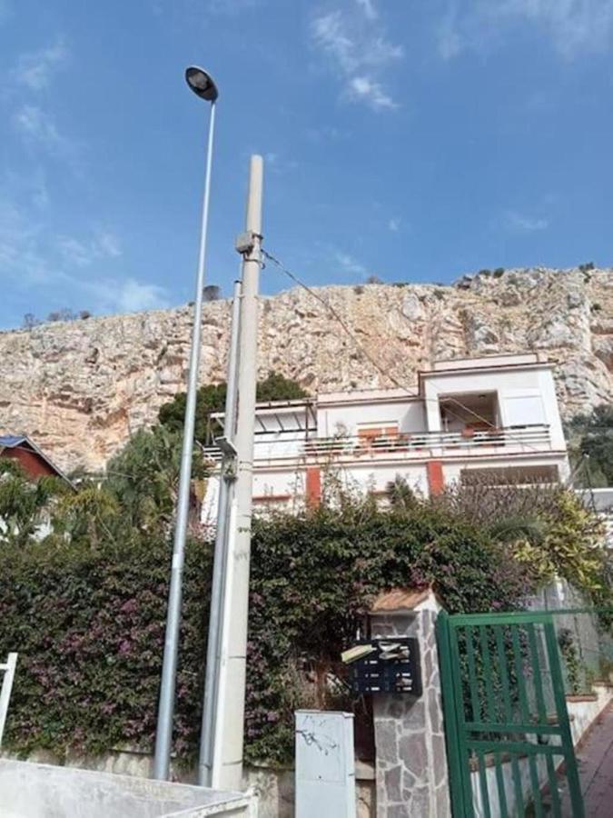 Casa Mare Me' Apartment Мондело Екстериор снимка